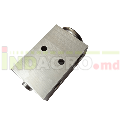 Клапан системы кондиционирования AH137702 / AH203871 John Deere